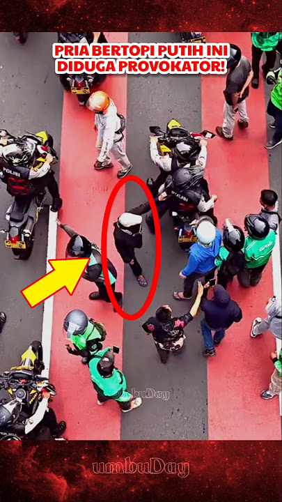 Allegedly a provocateur! A man in a white hat casually pulls a police officer #demo #dpr #police ...