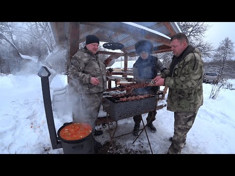 Видео: ХУТОР в ЛЕСУ на КРАЮ БОЛОТА. ЗАЖАРИЛ БАРАШКА для ДРУЗЕЙ. №230