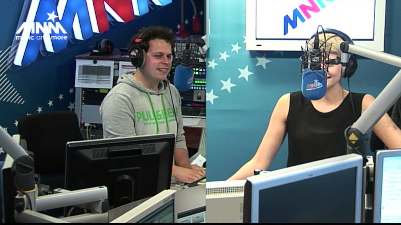 MNM: Nooit was het verkeer zo grappig. Met Sander & Eva.