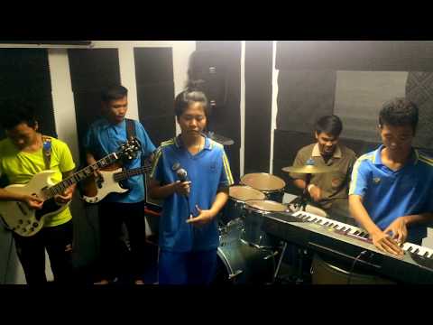 กระโดดกอด Cover by Mercy School (CoreRock CoreLove Music contest 2016)โรงเรียนเมตตาชนูปถัมภ์