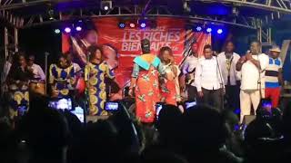 Maman Pala Omeonga et Maman l'or Mbongo     DEUX VOIX JUMELLES  POUR GLORIFIER L'ETERNEL(2)