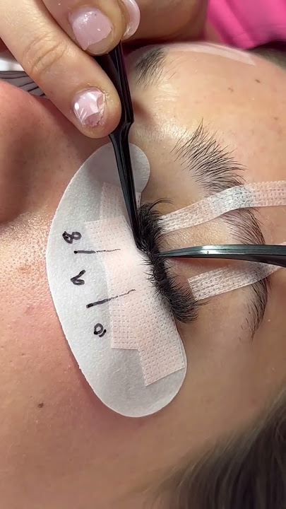 MEGA VOLUME LASHES