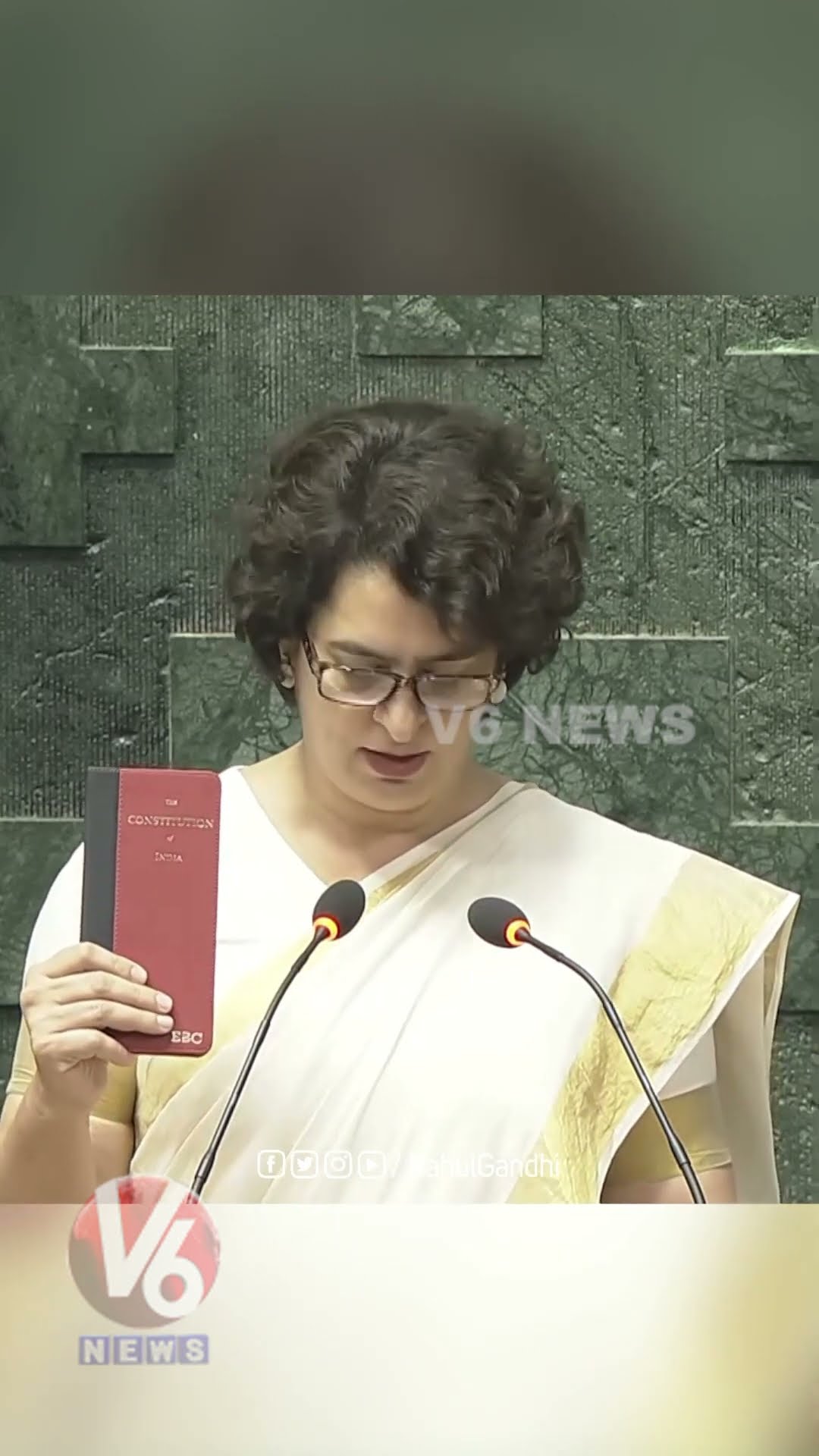 Rahul Gandhi Takes Photos Of Priyanka Gandhi Before Entering Into Parliament | V6 Shorts