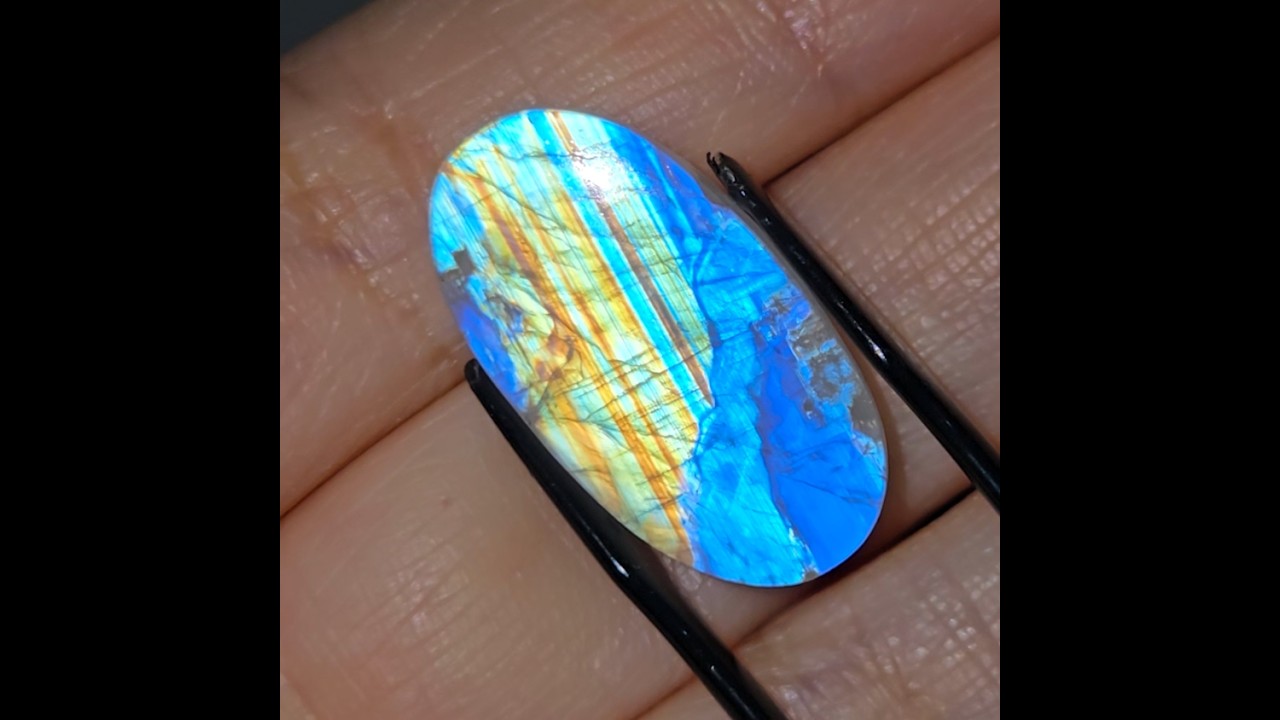 Gem-grade rainbow moonstone from India - MS1