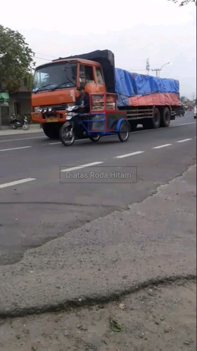 Suara rem angin truk fuso saat dijalan ##truktronton