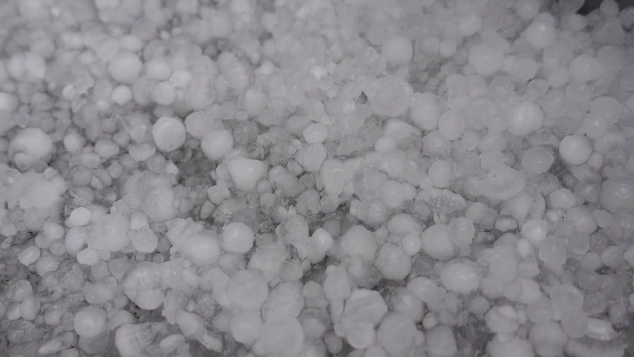 埼玉県に空から氷が降ってきた 21年5月2日 Hailstorms Youtube 埼玉県に空から氷が降ってきた 21年5月2日 Hailstorms Youtube