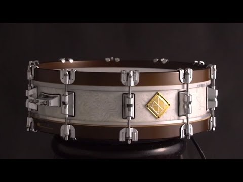 dixon-classic-3.5"x14"-sub-zero-white-maple-snare-drum