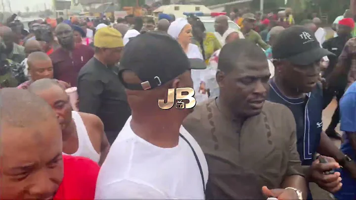 WASIU AYINDE DEFILES THE RAIN AS HE WALKS TO PAY HOMAGE TO AWUJALE AS THE NEW OLORI OMOOBA OF IJEBU