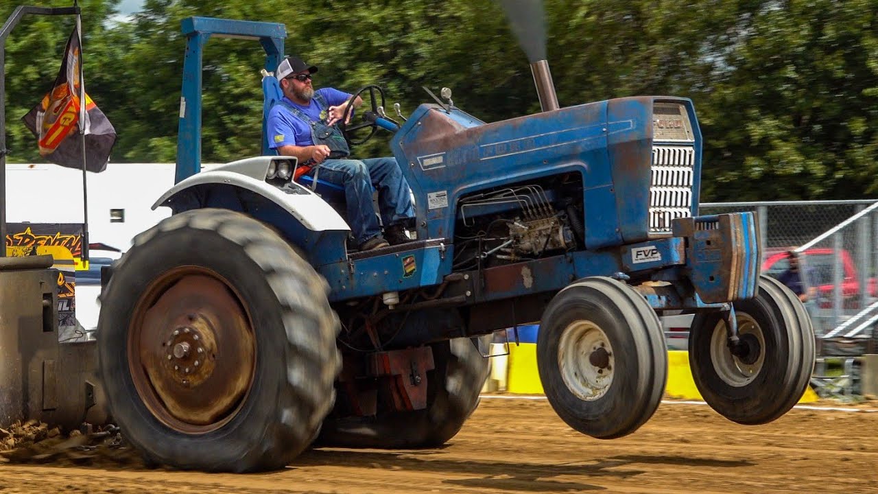 Tractor Pulling Farm Stock Tractors Pulling 10mph Rochester, IN 2024 Hometown Diesel Season Finals.
