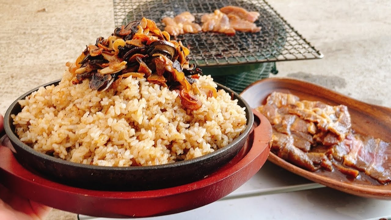 最強のニンニク‼ニンニク出汁で炊いた爆盛りバターライスと漬け込み肉‼