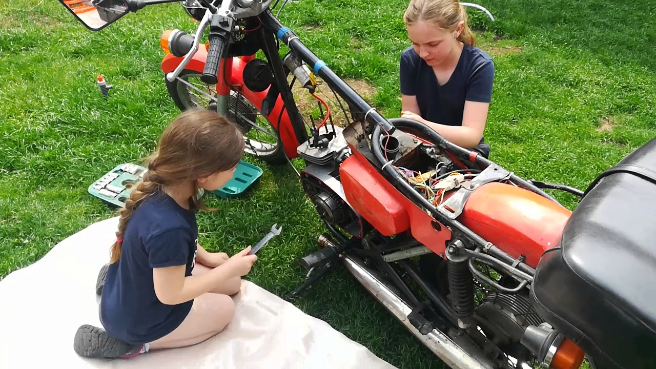 ČZ 175/487 rozebírání motoru, část 1, 😉