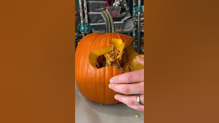 Carving a pumpkin with stop motion 🎃 #halloween #pumpkincarving #pumpkin #artprocess