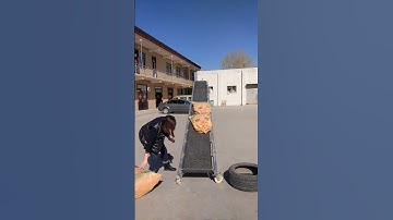 Folding belt conveyor, adjustable height, easy to transport bags, boxes and bulk grain,