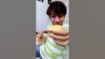 Thumbnail of เบอร์เกอร์ยักษ์ของใครใหญ่กว่ากัน#แกล้งน้อง#แกล้งพี่#shorts #เบอร์เกอร์