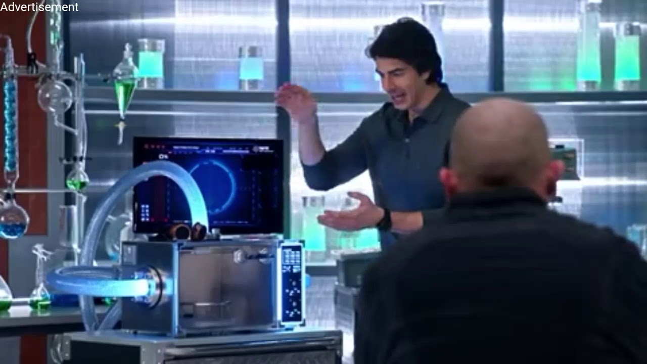 Legends of Tomorrow 3x15/Sara uses the Death Totem