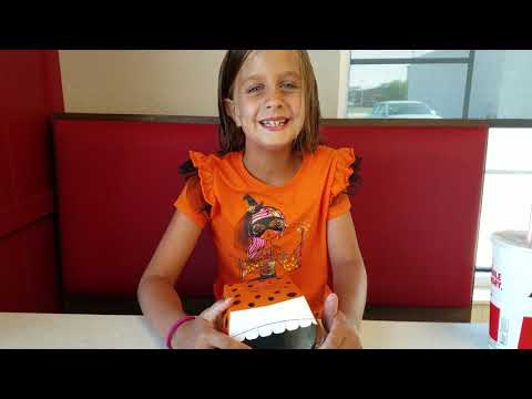 video editing software free Emma Tasting KFC Cheetos Sandwich 2019