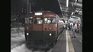 ドカ雪の松本駅で165系普通名古屋行きの増結作業