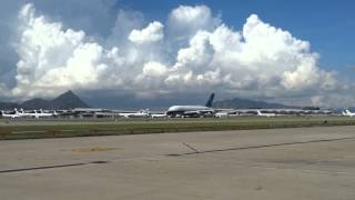 Hong kong airport runway 25l -