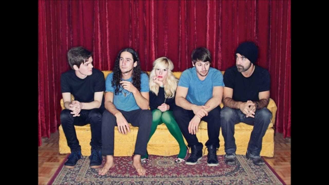 Sleduj Walk Off The Earth - "Spiralling Son" na YouTube Sleduj Walk Off The Earth - "Spiralling Son" na YouTube