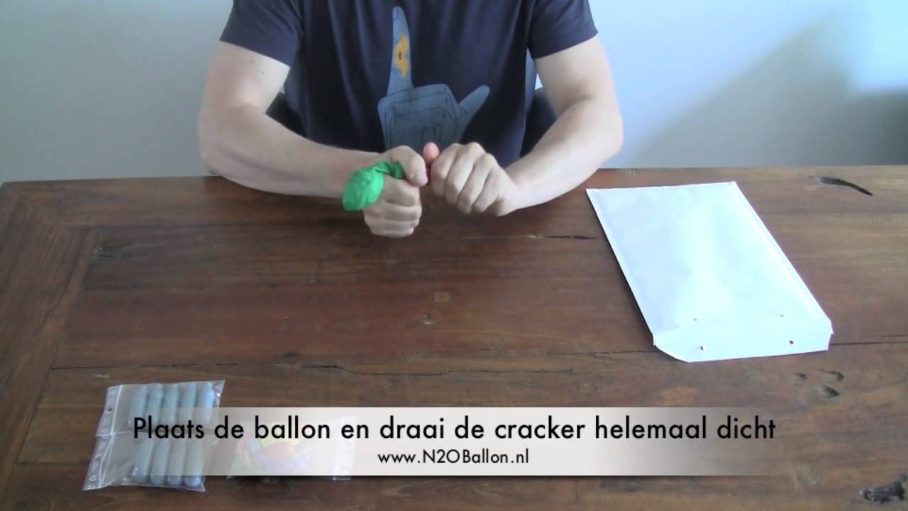 How Does It Work N2o Lachgas Slagroom Cracker L N2oballon Lachgas Kopen Youtube
