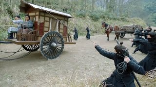 [Kung Fu Movie] Hidden within a carriage are masters who swiftly eliminate ten top-notch assassins.