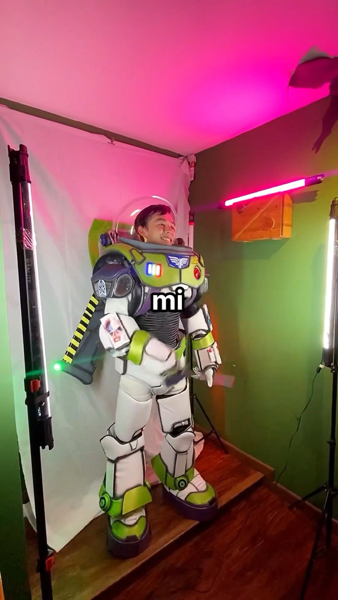 Me Disfracé de Buzz Lightyear y Gané ?