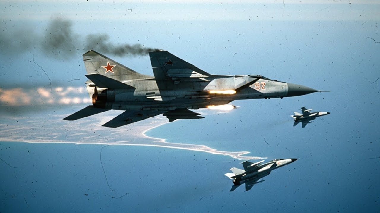 Soviet "Foxbat" Pilots Were Humiliated When F-14s Outflew Them Over Libya