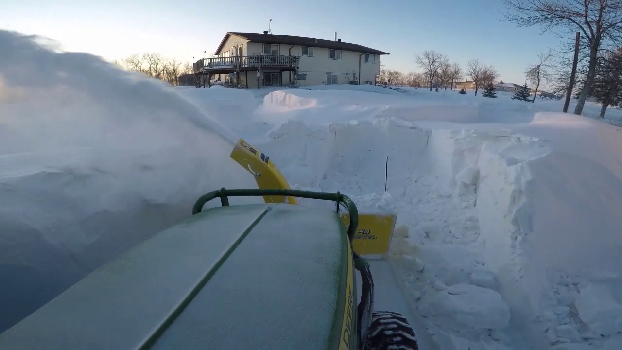 2-12-2020 1025R SNOW BLOWING couple inches of snow...30to 40 mph winds