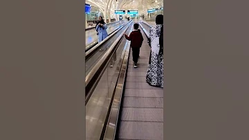 لما عيالك يمشوا و يبيعوك في المطار 2025 اكسبلور Share Explore Travel Subscribe Like 