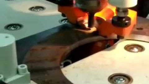 Máy đột lỗ mặt bích