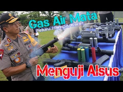 Uji Senjata Api Gas Air Mata dan Amunisi Karet YouTube