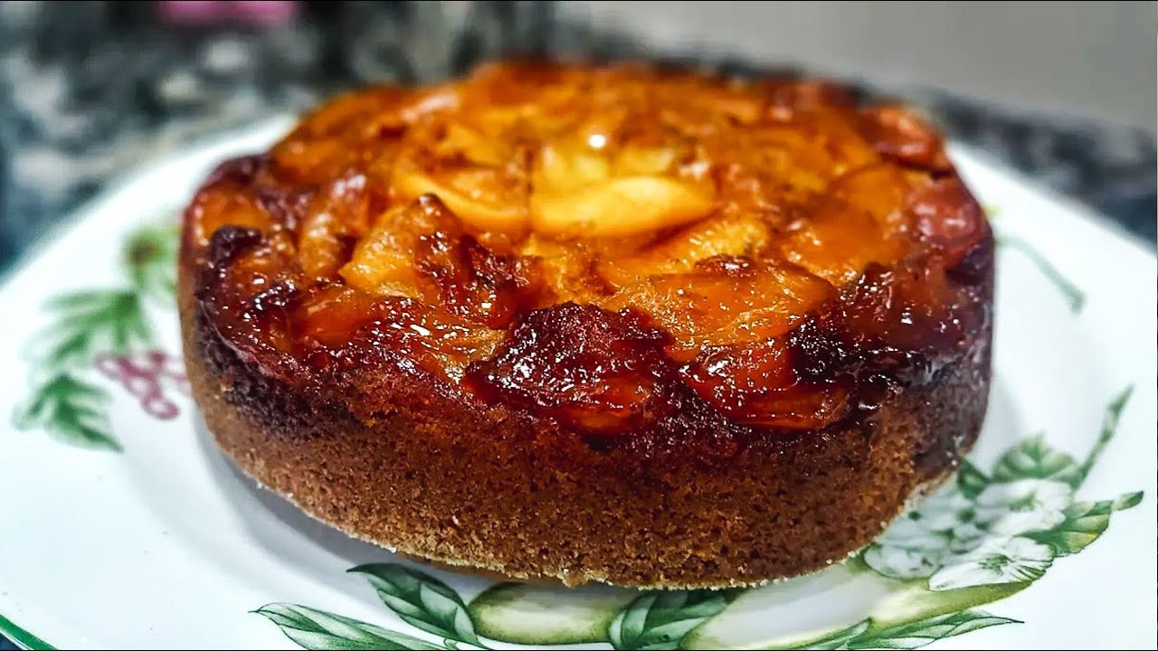 كيكة تفاح مقلوبة الي يجربها يعشقها