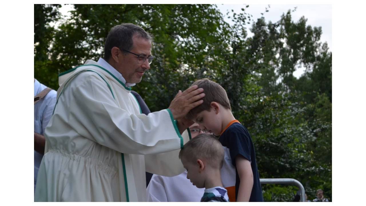 "Des signes du Ciel pour restaurer chez les hommes le sens de Dieu et du spirituel...?" (Mgr René Laurentin) (Vidéo - 3 min - Frère Elia Cataldo revit en sa chair la Passion du Christ) Maxresdefault