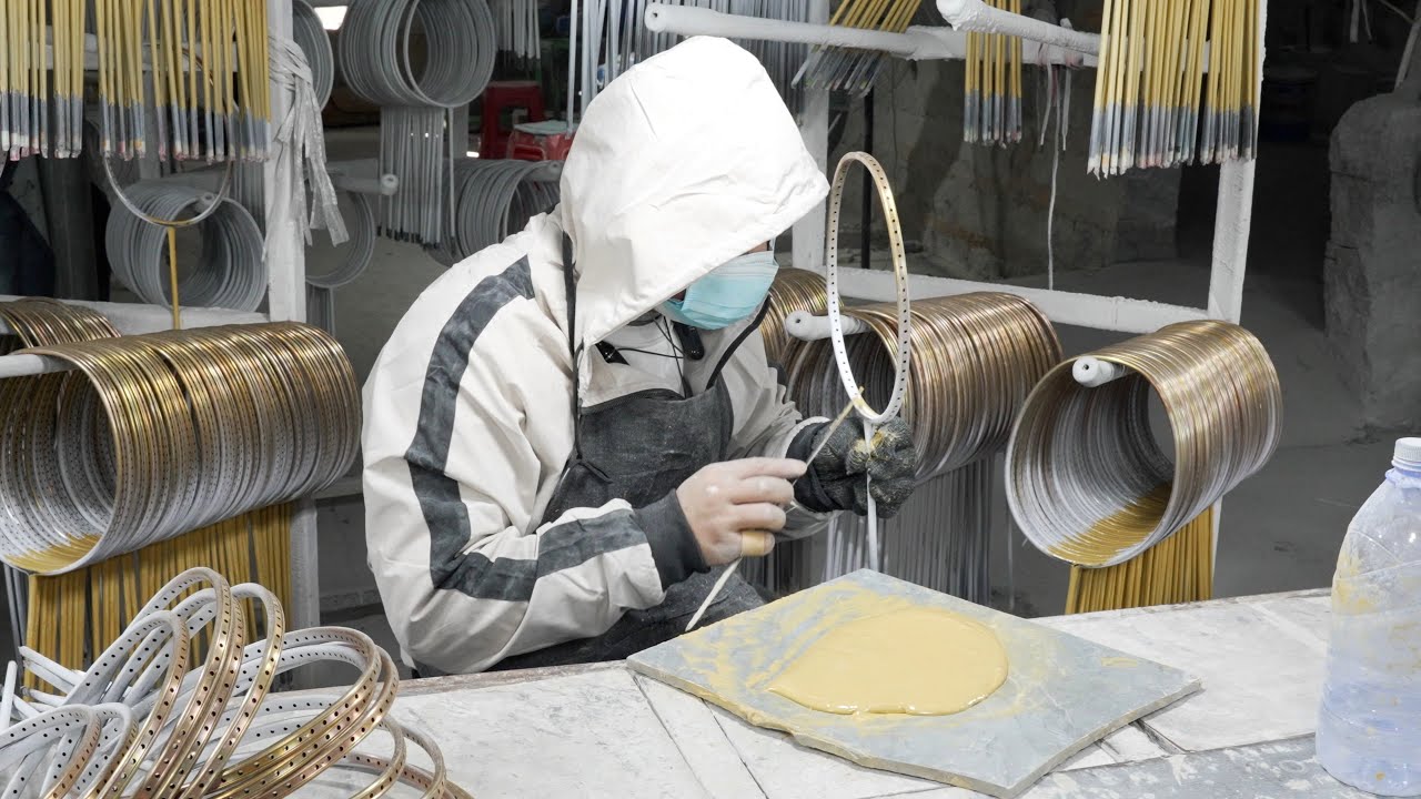 Отличная сцена, процесс массового производства ракетки для бадминтона!