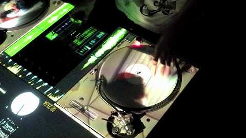 Video Scratching With Projection Mapping Onto Turntables