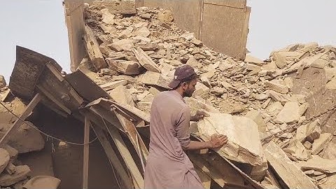 "Watch This Massive Rock Crusher Obliterate Boulder in Seconds!"#rockcrusher #rockcrushing 