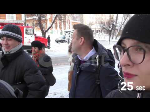 Проект 60sec №610. Алексей Навальный покинул здание суда под крики «Вор должен сидеть в тюрьме» Проект 60sec №610. Алексей Навальный покинул здание суда под крики «Вор должен сидеть в тюрьме»