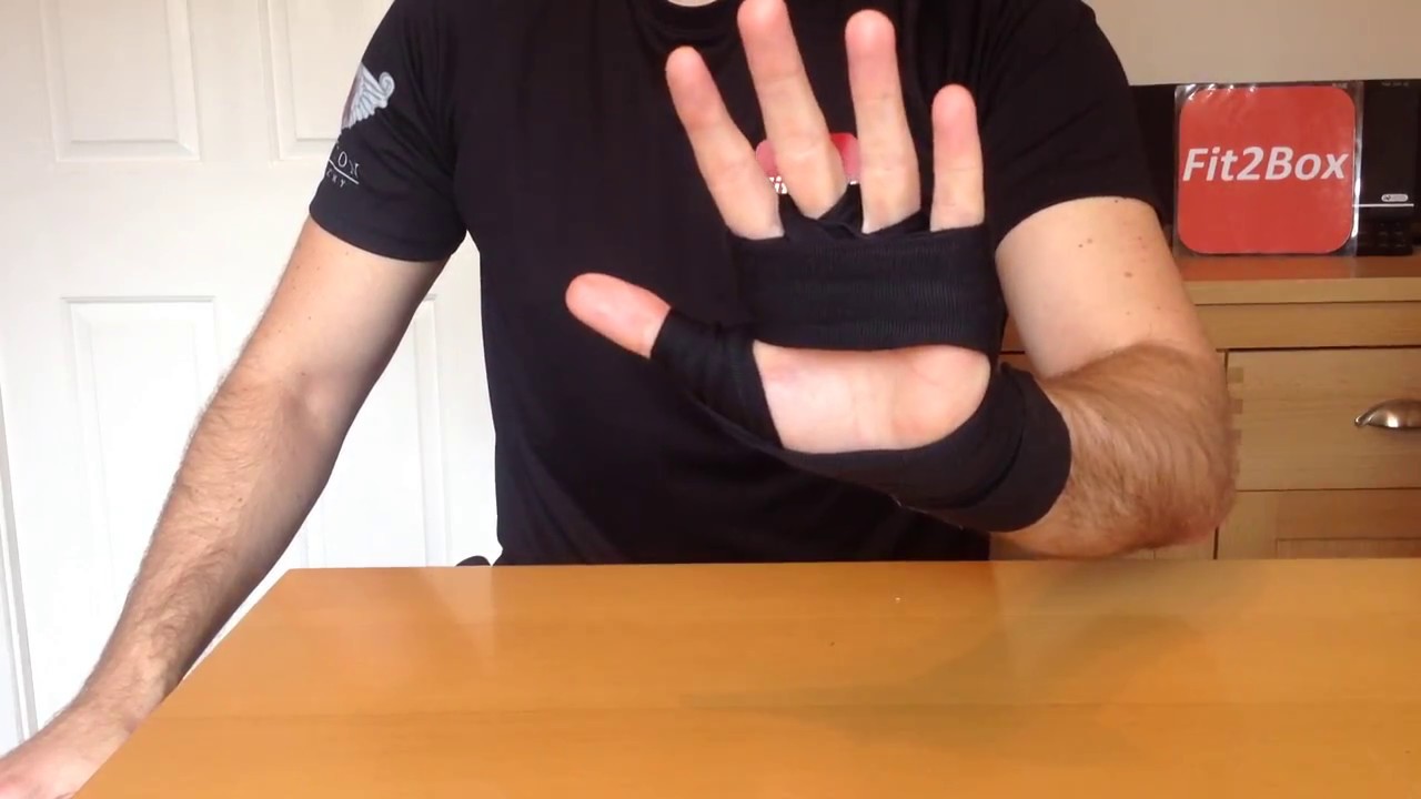 COMMENT METTRE SES BANDES DE BOXE ? HOW TO WRAP YOUR HANDS ? 