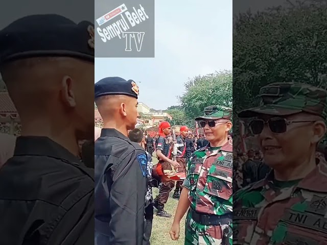 TAMPARAN TNI BUAT BRIMOB SANG ANAK KARENA SAYANG class=