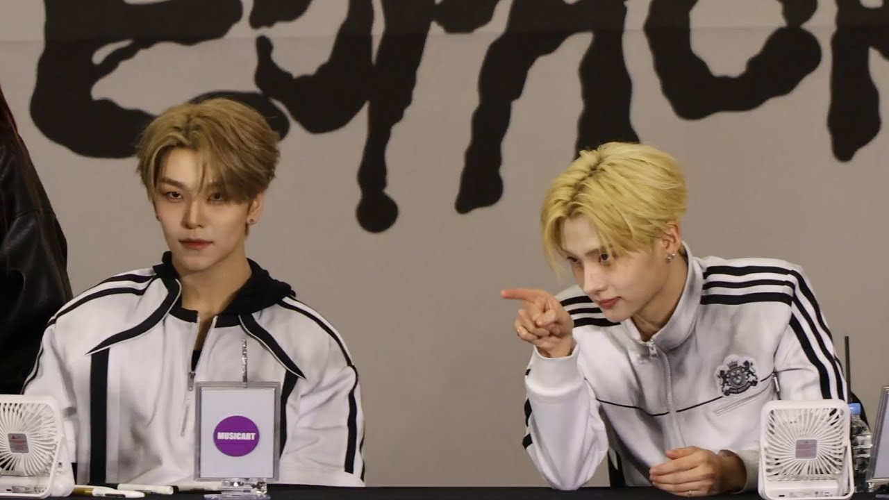 Alpha Drive One 알파드라이브원 Public Fansign 260308 - YouTube
