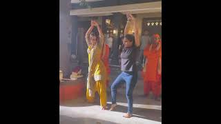 Maitree Ke Set Pe Milla Snake