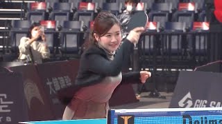 福原愛、卓球Tリーグ始球式で華麗なスマッシュを披露　琉球アスティーダの祭典『アスティーダフェスティバル2021-2022』始球式