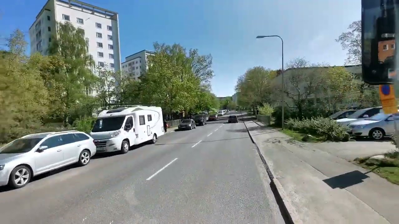 Linje 143 Älvsjö Hökarängen via Konsument vägen mot Sköndalsbro (Stockholm SSV Nyboda Hallen Garage)