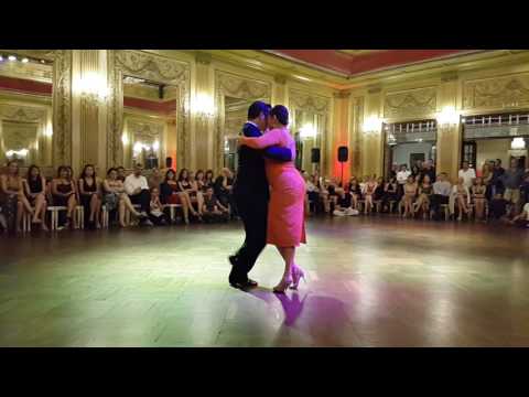 Amelia Rambe & Ferrol Matthew La vi llegar