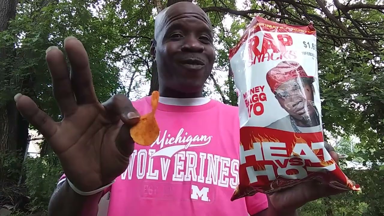 New Rap Snacks Money BAGG YO Heat vs Hot Chips ( Snack Review ) - Q food Reviews