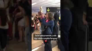 Explosiva recepción de Berta Rojas y su Grammy en aeropuerto paraguayo