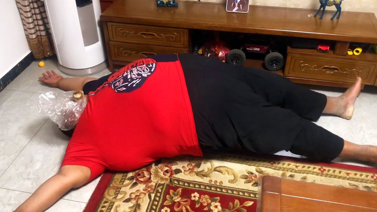 买了一堆驴蹄子,胖哥在家“红烧驴蹄”来吃,你别说这东西真不赖!【胖猴仔】 - YouTube