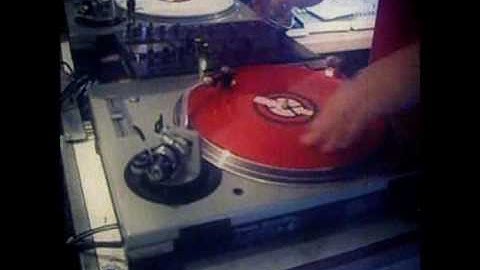 Native Instruments - Traktor Skratch Pro - Artists - DJ Skribble shows off Advanced Relative Mode