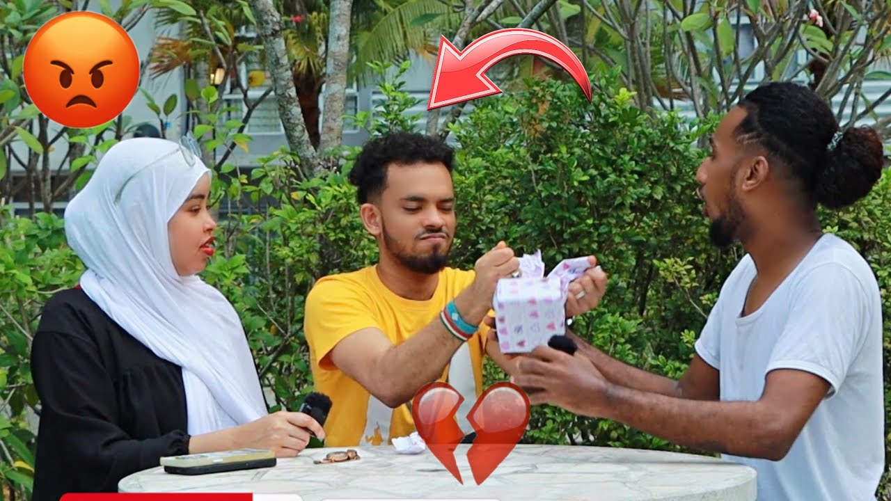 PRANK MASEER KII UGU XUMAA AYAANITA AY KU SAMEYSAY IMAAN …….😡😡💔