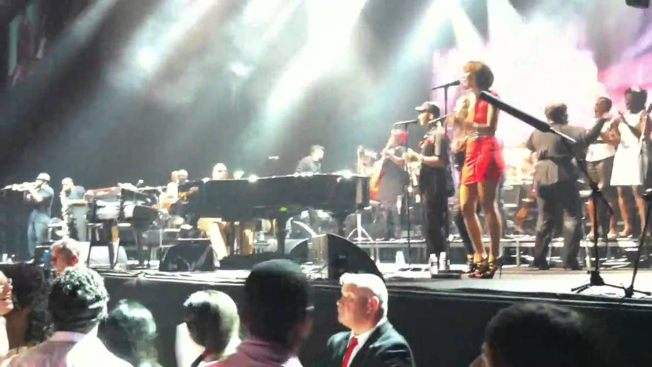YouTube에서 Stevie Wonder Live Paris 07/2010 - another stars 보기 YouTube에서 Stevie Wonder Live Paris 07/2010 - another stars 보기